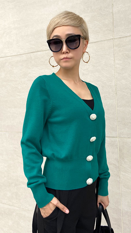 ウールミックスビッグボタンニット