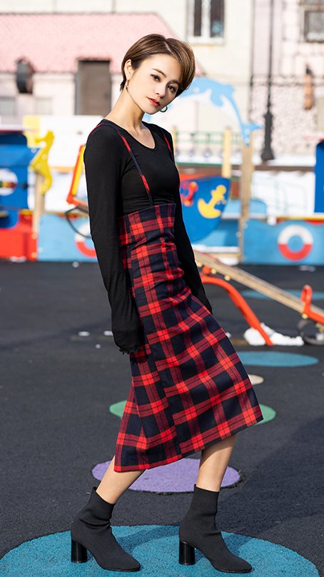 サスペンダーチェックスカート