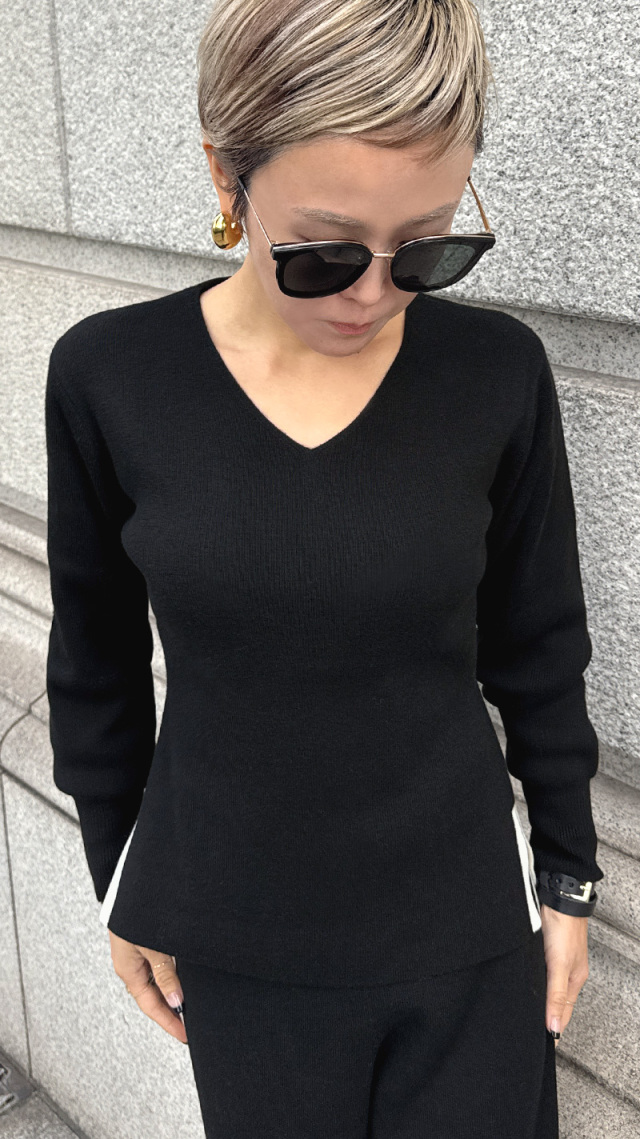 she tokyo シルクウール　ブラウス　ブラック Vネック shetokyo シルクブラウス