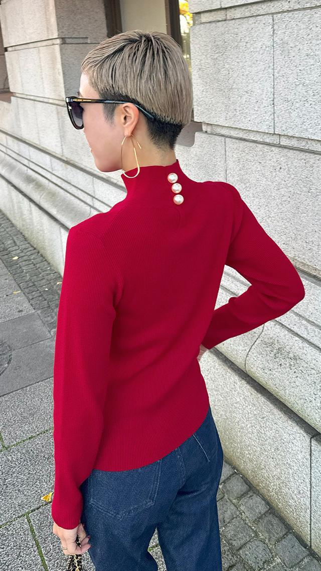 大粒パールタートルニット