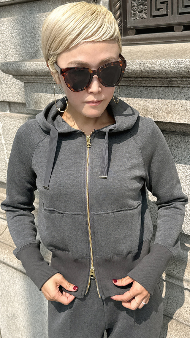 日本製美ラインパーカー