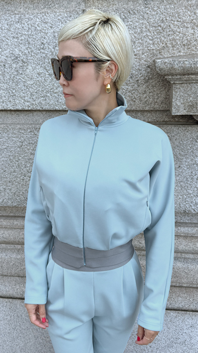 日本製エアリーストレッチブルゾン