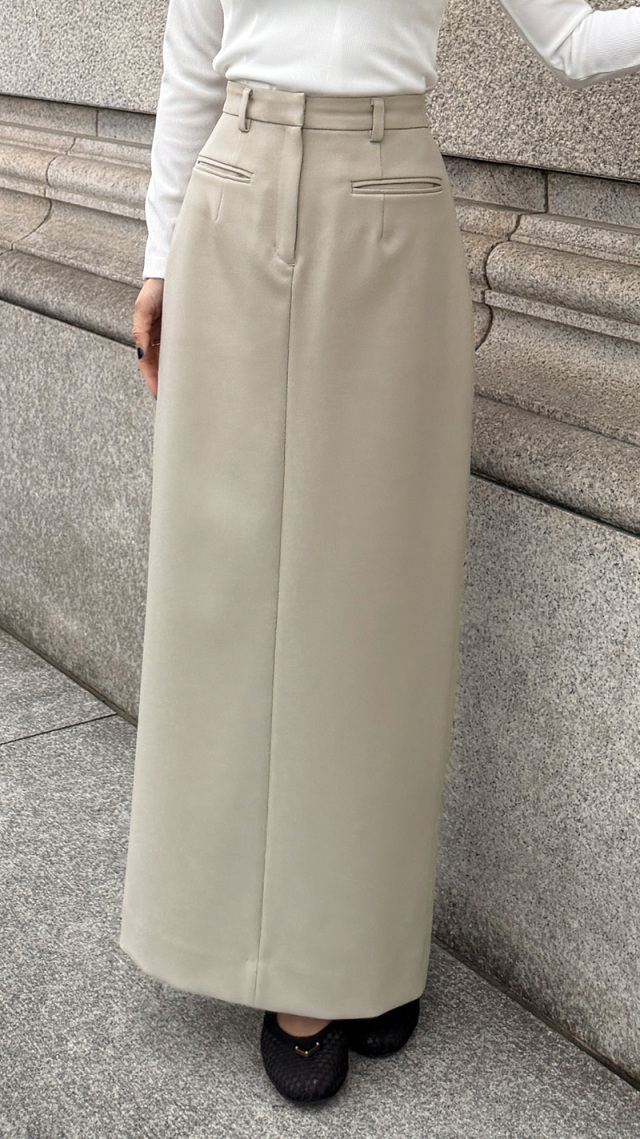 JENNEストレートスカート（防シワ・UVカット機能生地）