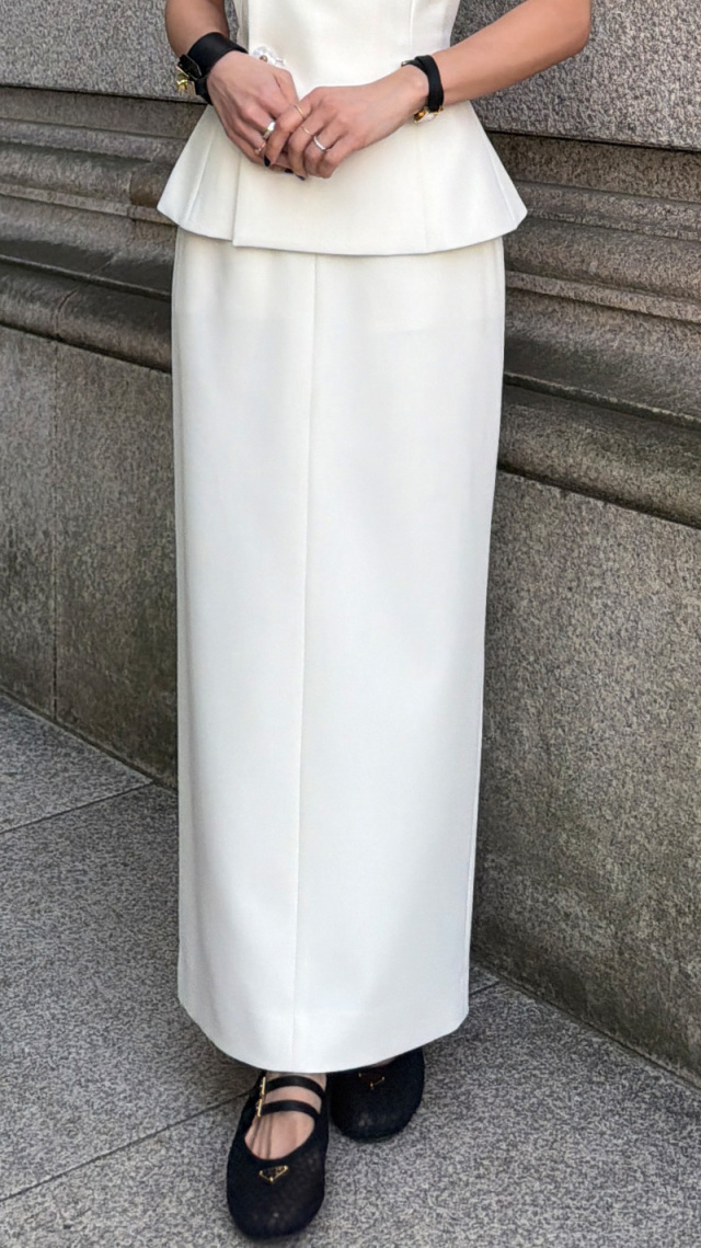 JENNEストレートスカート（防シワ・UVカット機能生地）