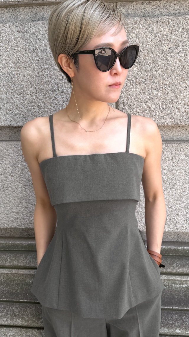 ビスチェ風トップス（防シワ機能性生地）