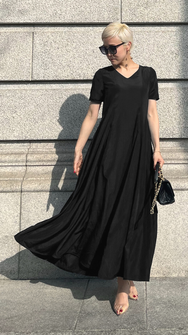 Ｖネックフレアワンピース